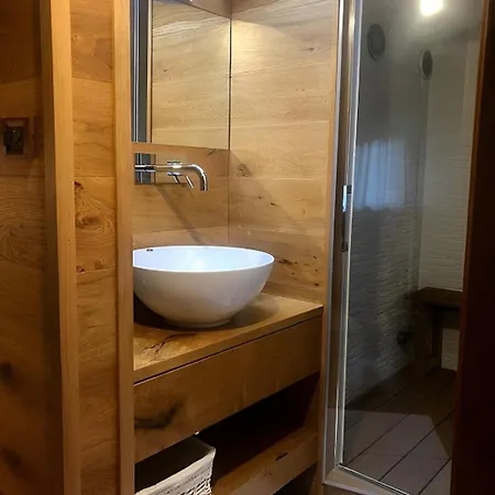 Leonville Luxury Apartment