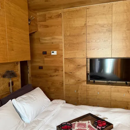 Leonville Luxury